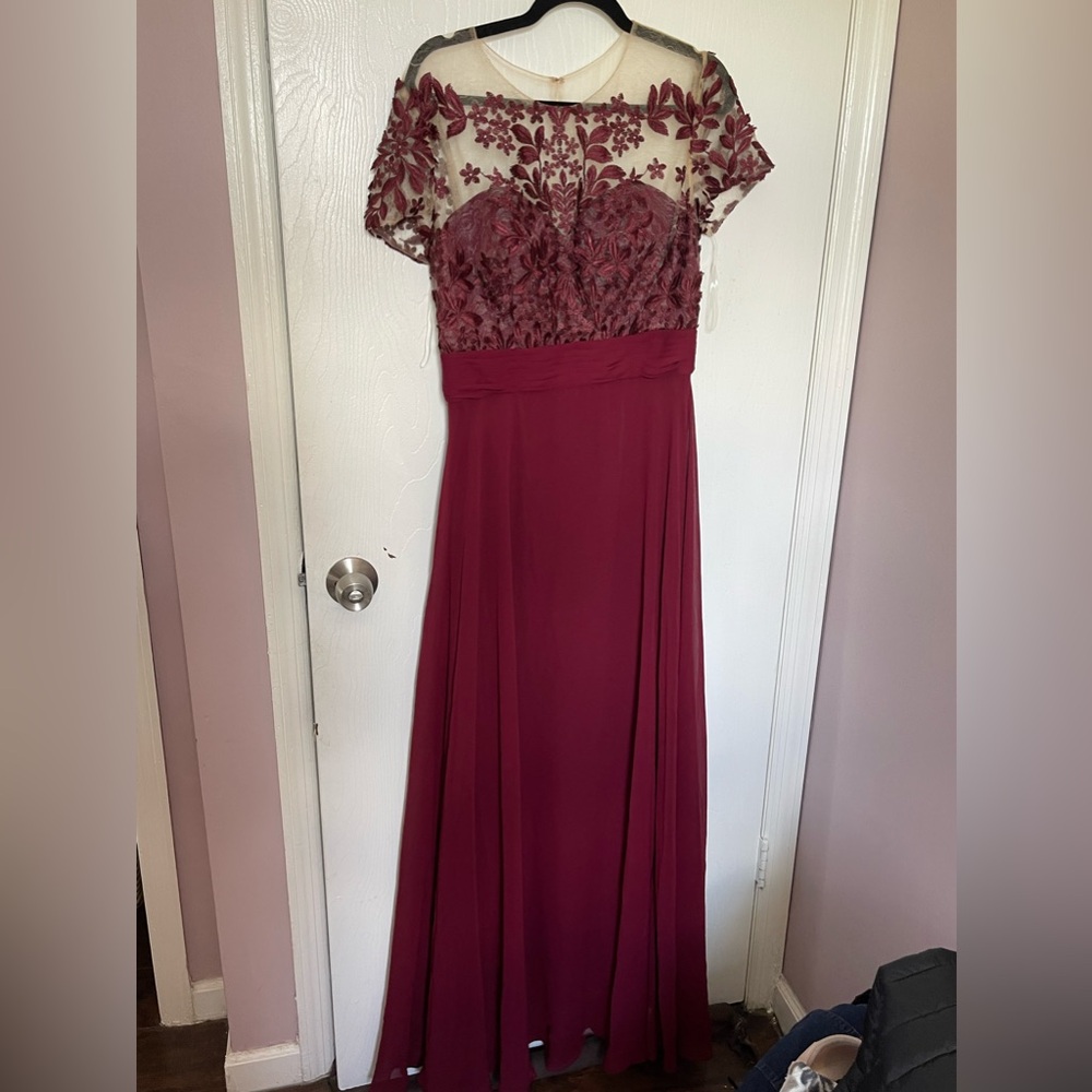 NWOT JS COLLECTIONS Sz 10 Burgundy Wine Long Wedding Prom Sheer Floral Dress